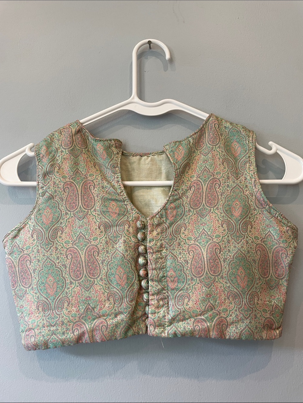 Paisley cropped top in pastels